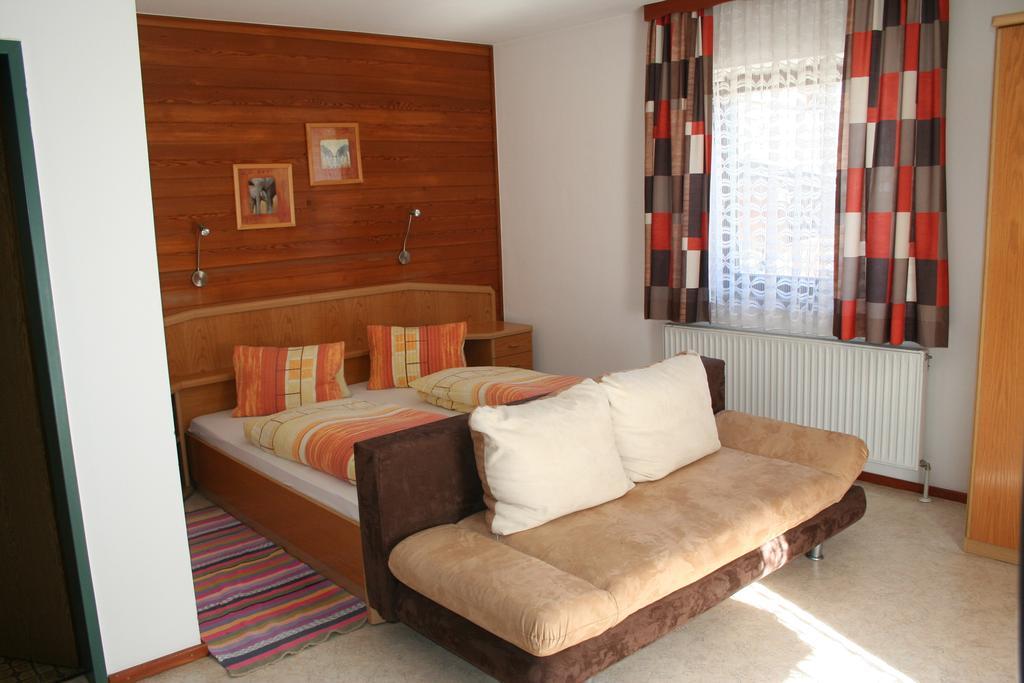Privatzimmer Bundschuh Amlach  Room photo